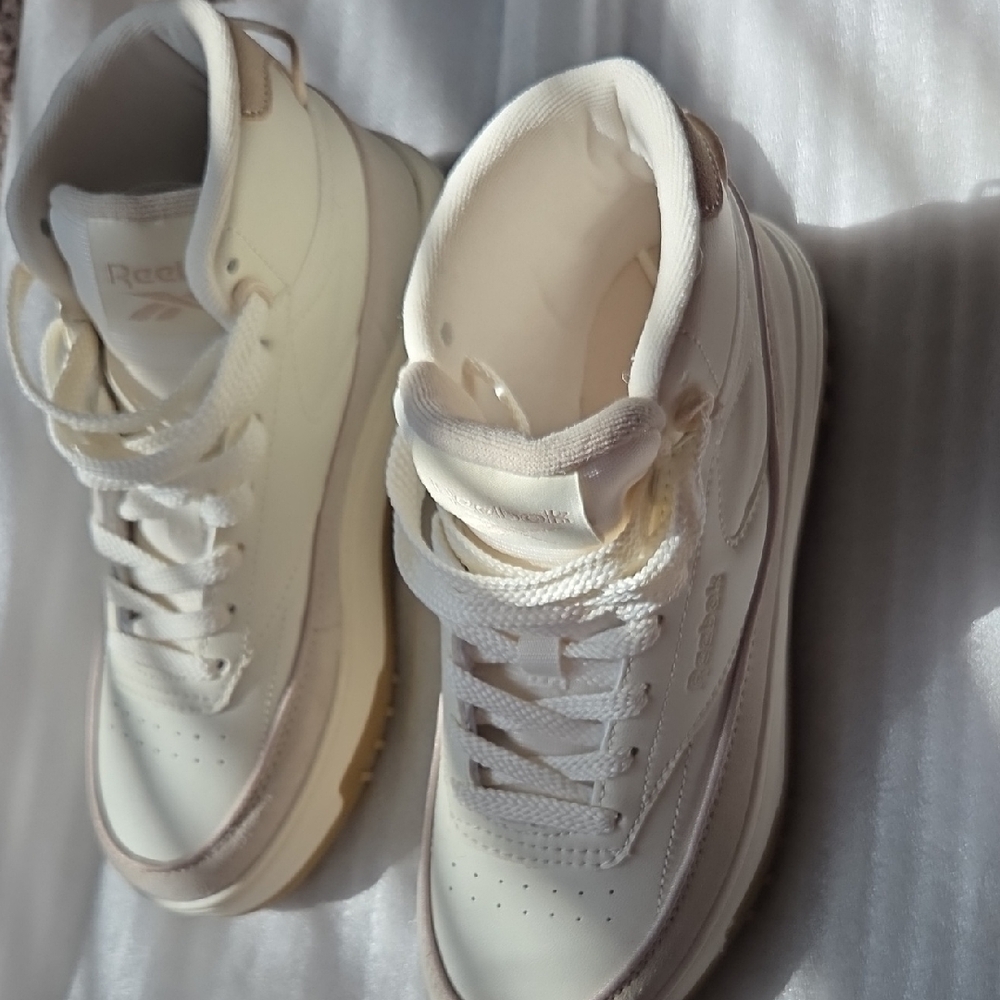 New Reebok Women's Cream High-Top Sneakers - Picture 5 of 7